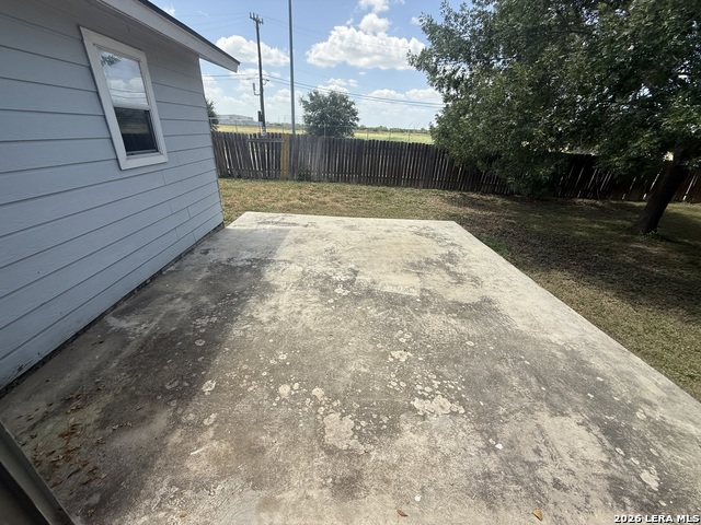 1310 Sunbend Falls Property Photo 21