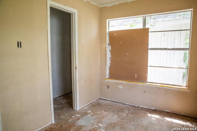 200 N Irvin St Property Photo 4