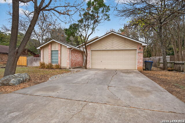 2415 Moss Ter Property Photo 4