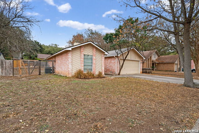 2415 Moss Ter Property Photo 5