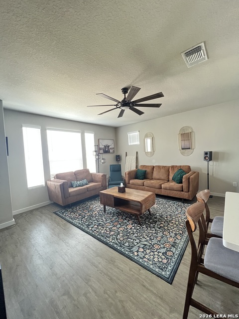 14811 Maverick Ave Property Photo 7