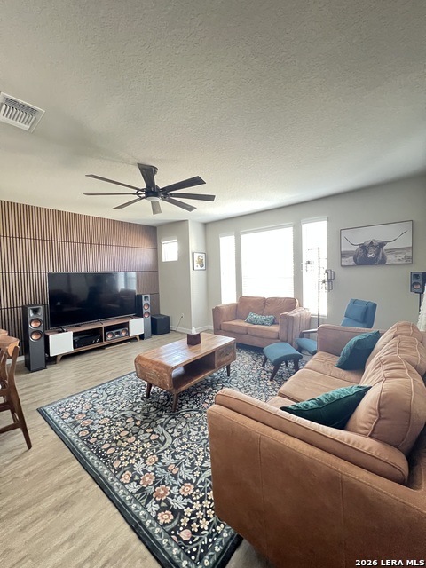 14811 Maverick Ave Property Photo 8