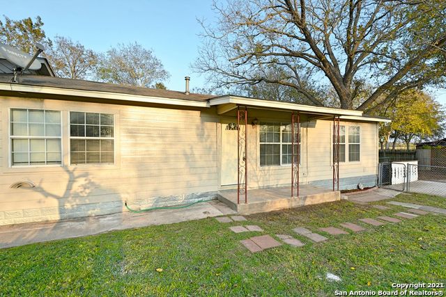 1401 Coco Ln Property Photo 3