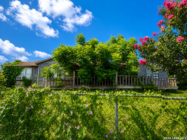 2106 E Southcross Blvd Property Photo 1