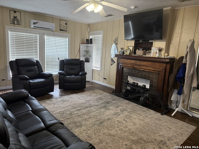 207 Mcgloin St Property Photo 6