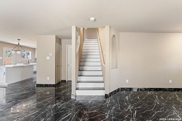 5819 Providence Oak Property Photo 6