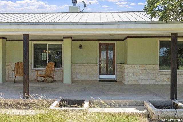 110 LIVE OAK LN Property Photo 1