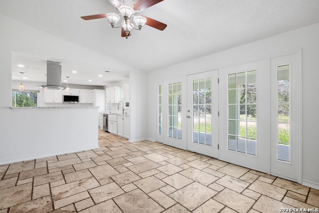 110 Live Oak Ln Property Photo 14