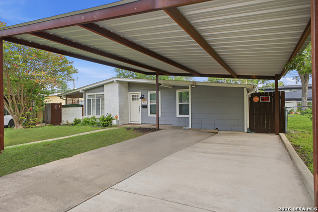 418 Nassau Dr Property Photo 4