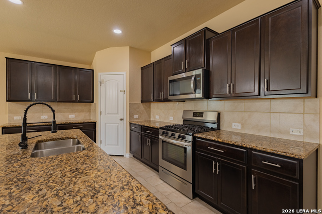 8713 Ironwood Hl Property Photo 11