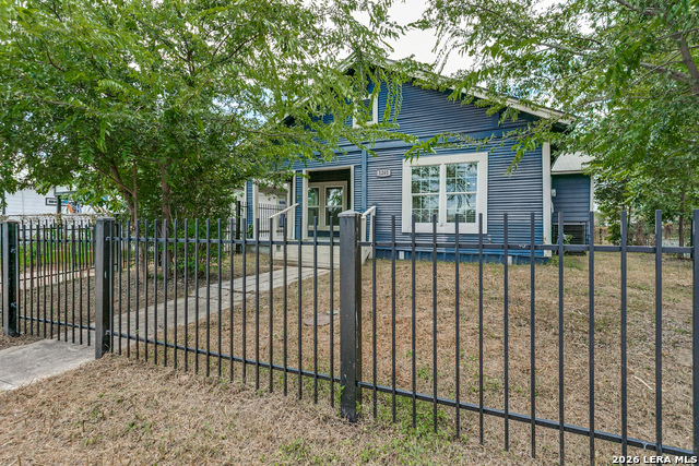1201 S Palmetto Property Photo 1