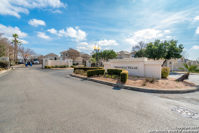 6703 Biscay Bay Property Photo 2