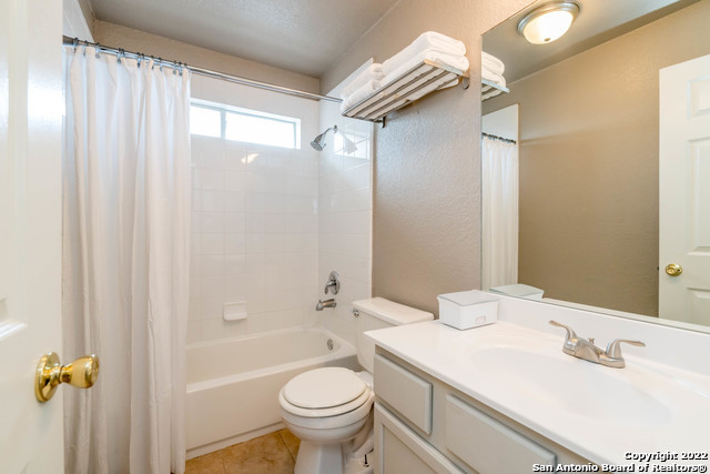 6703 Biscay Bay Property Photo 11