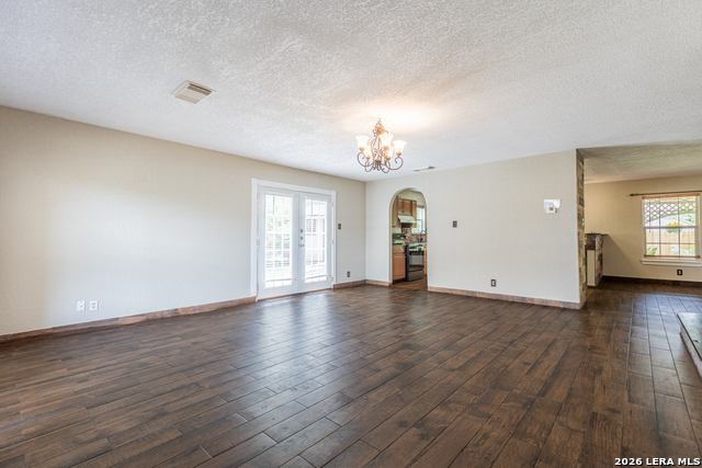 5702 Sunrise Laurel Property Photo 3