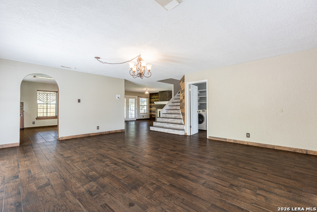 5702 Sunrise Laurel Property Photo 4
