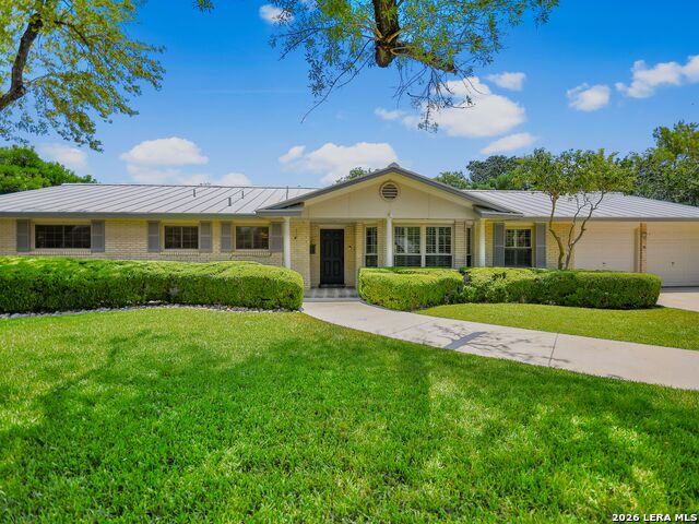 134 Meadowood Lane Property Photo 1