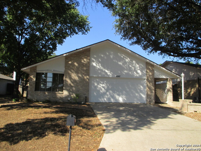 4267 Putting Grn Property Photo 1