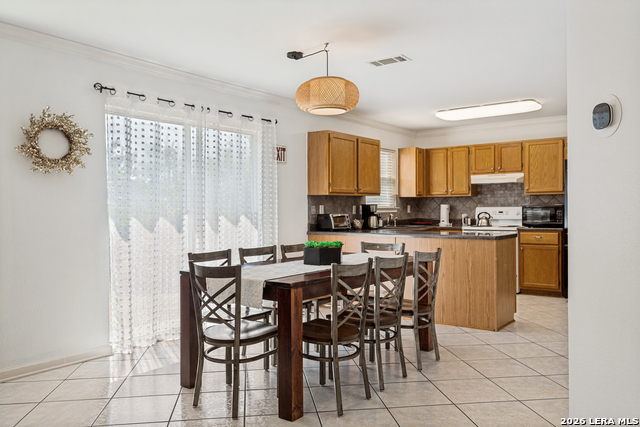 704 Leopard Holw Property Photo 4