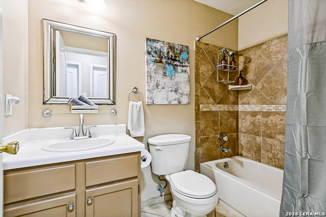 704 Leopard Holw Property Photo 10