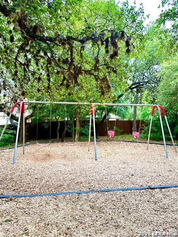704 Leopard Holw Property Photo 15
