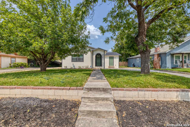 806 N GETTY ST Property Photo 1
