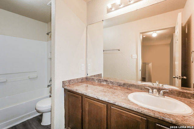 8918 Gerald Ohara Property Photo 9