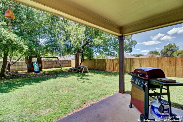 3906 Azalea Breeze Property Photo 4