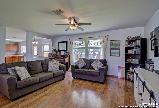 3906 Azalea Breeze Property Photo 8