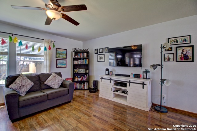 3906 Azalea Breeze Property Photo 10