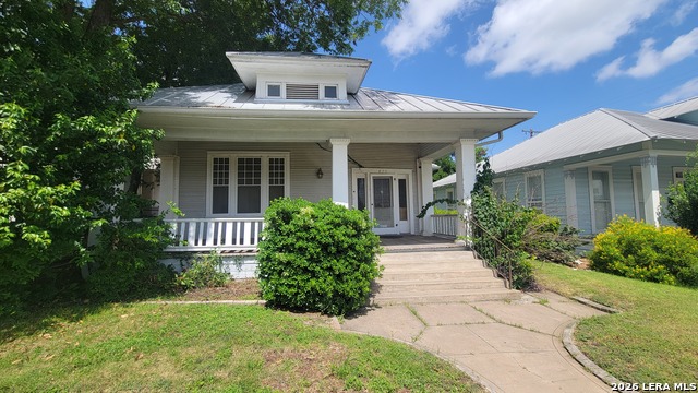 825 N Pine St Property Photo 1