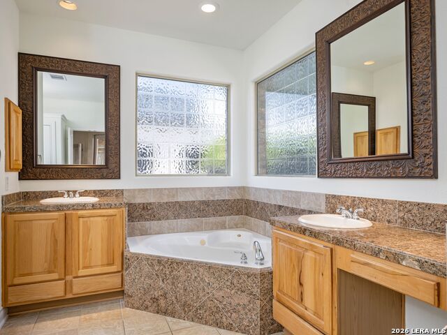 5 Burnham Glen Property Photo 24