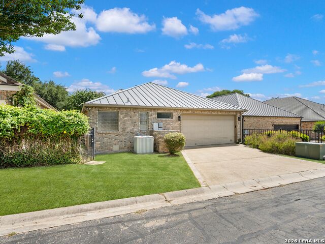 5 Burnham Glen Property Photo 36