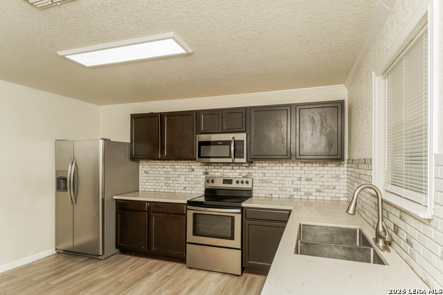 5915 Iris Property Photo 7