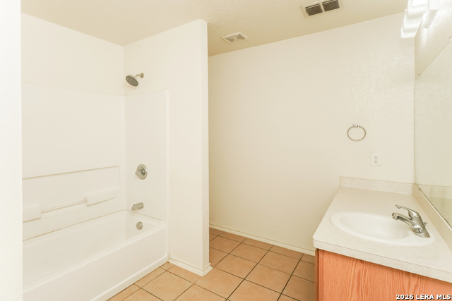 5915 Iris Property Photo 10