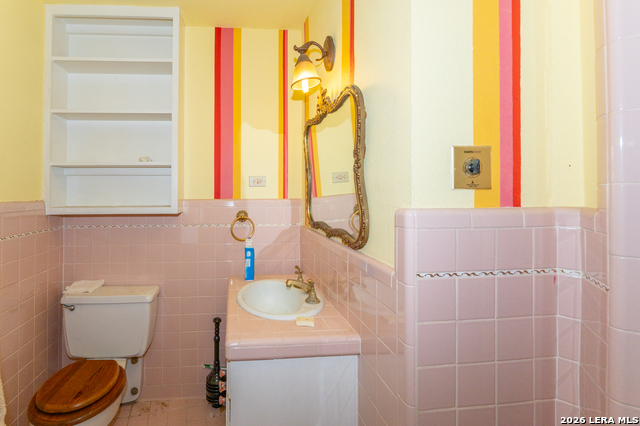 112 Tuttle Rd Property Photo 25