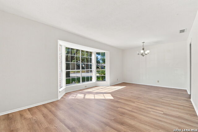 1919 Oakshire St Property Photo 4