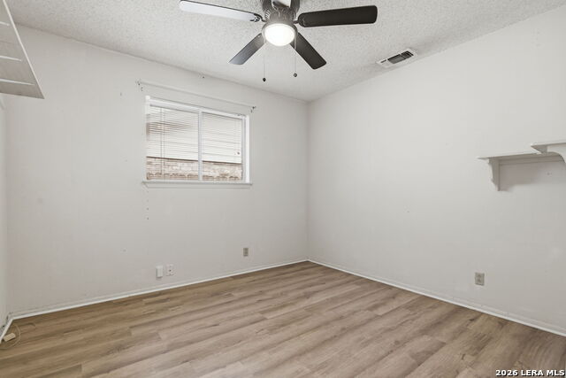 1919 Oakshire St Property Photo 15