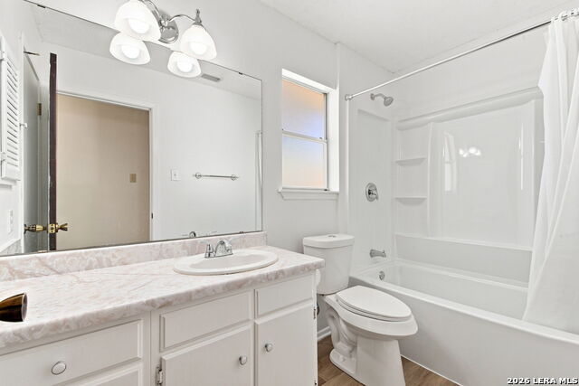 1919 Oakshire St Property Photo 25