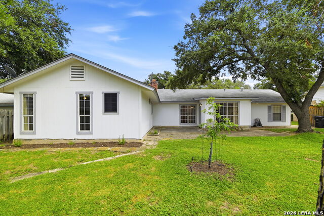 1919 Oakshire St Property Photo 27
