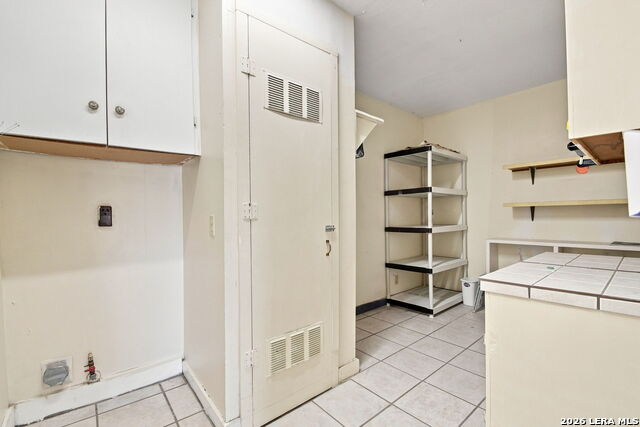 1919 Oakshire St Property Photo 28