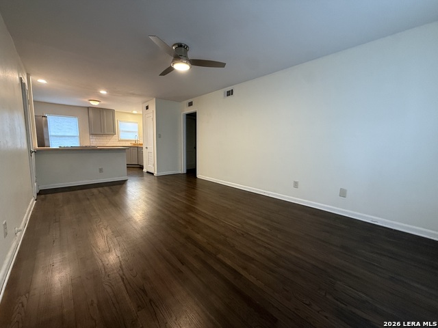 123 Marcia Pl Property Photo 2