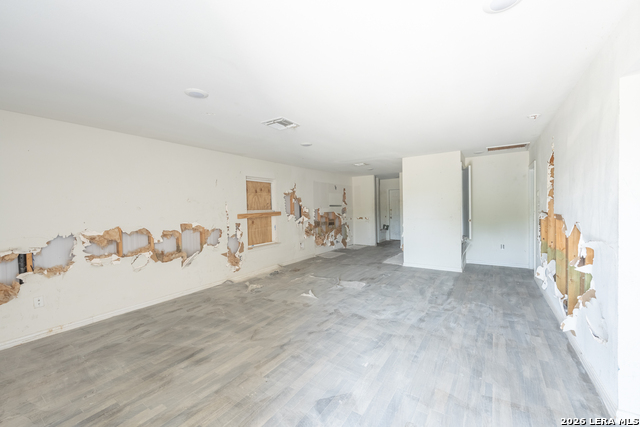 1007 Yucca St Property Photo 4