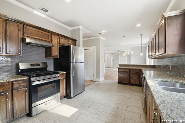 1629 W Woodlawn Property Photo 6