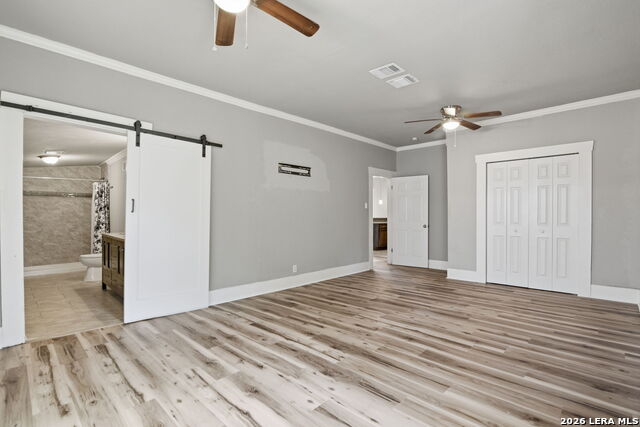 1629 W Woodlawn Property Photo 9