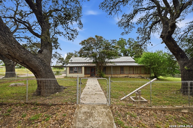 8811 Fm 471 Property Photo 4