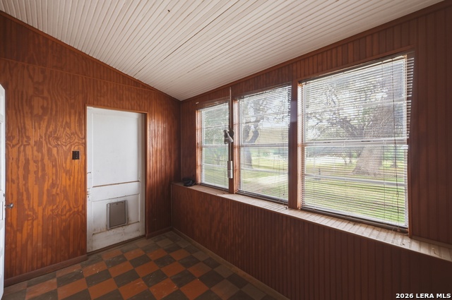 8811 Fm 471 Property Photo 9