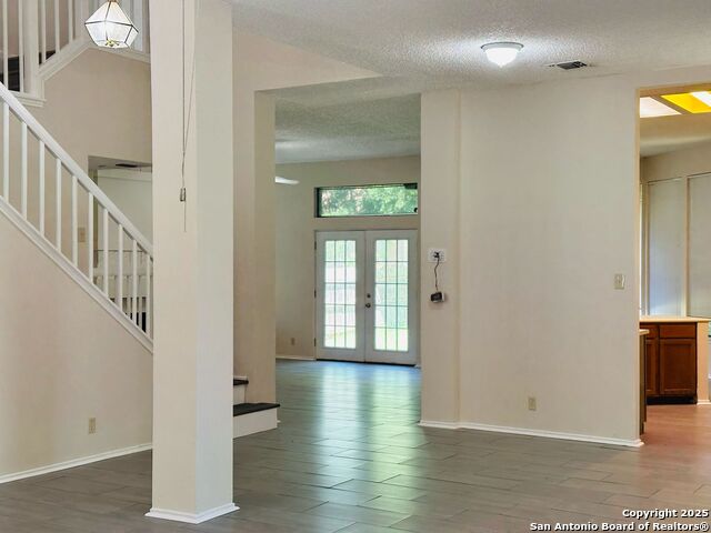 3235 Tree Grove Property Photo 5