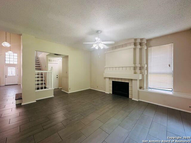 3235 Tree Grove Property Photo 8
