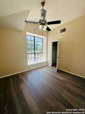 3235 Tree Grove Property Photo 16
