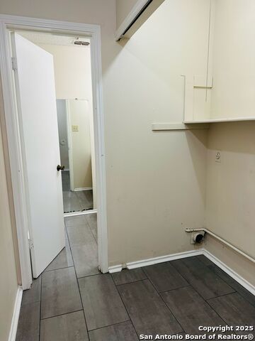3235 Tree Grove Property Photo 20